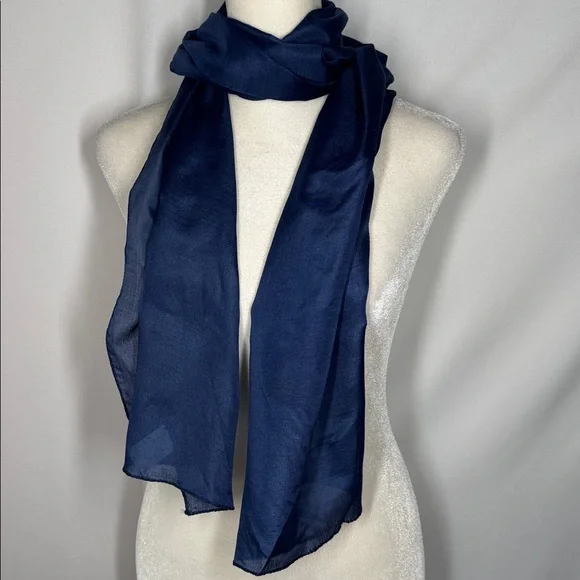 ๐3/$15 Blue Light Weight Scarf - Picture 1 of 4